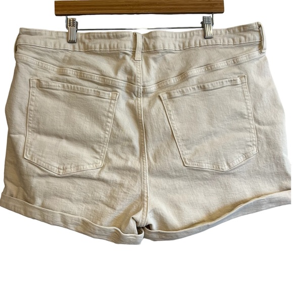 Old Navy OG High Rise Short - Picture 2 of 6